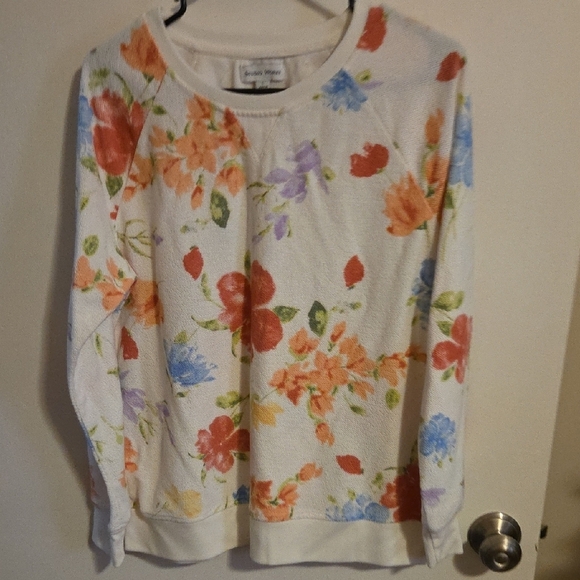Studio Works Red and White Crew Neck Sweater with Artistic Flair - Picture 1 of 1